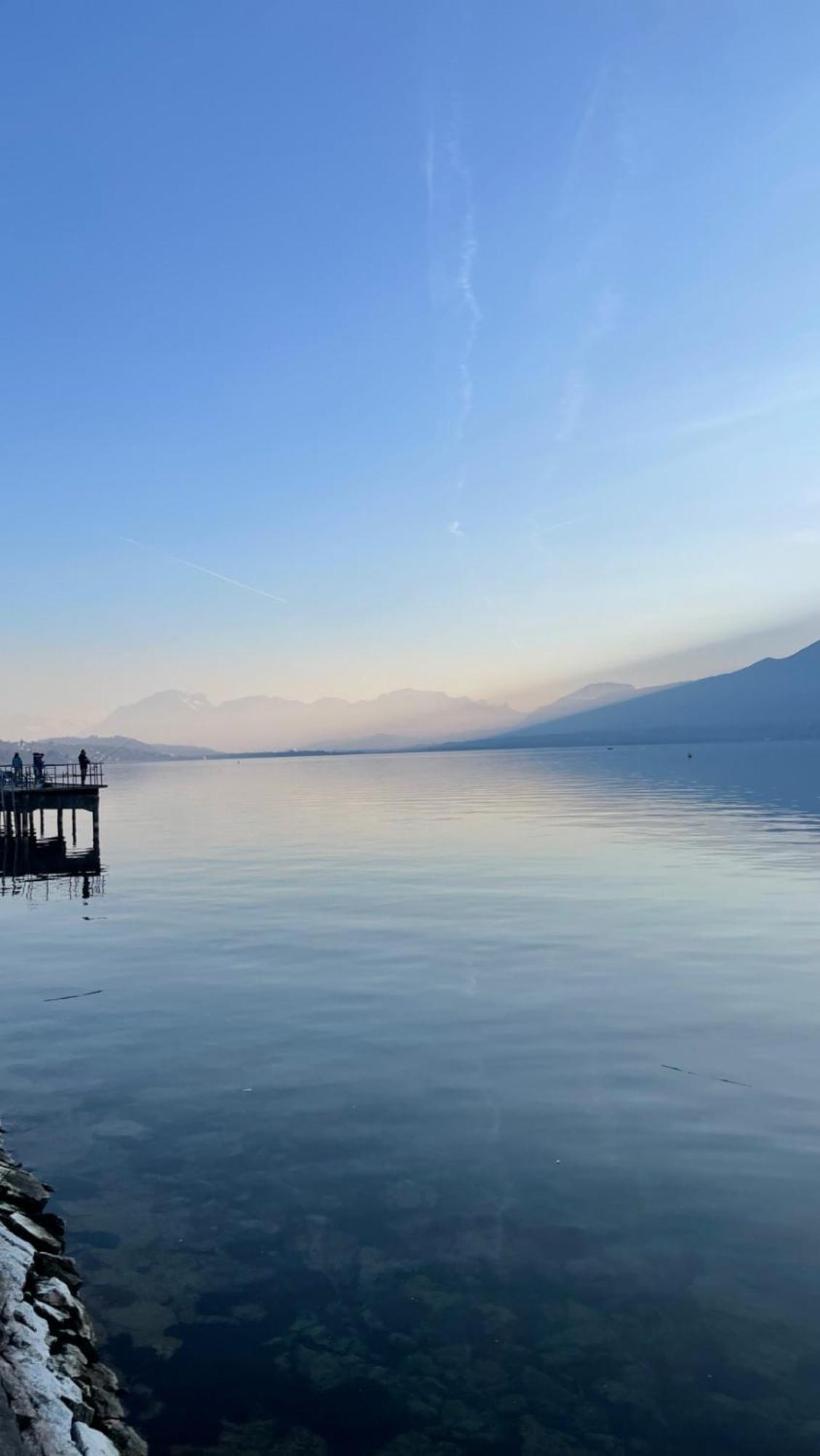 La Casa Du Lac لو بورْجيه دو لاك المظهر الخارجي الصورة
